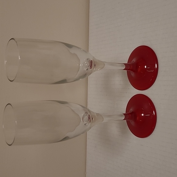 Pair of Libbey Red Bottom Wine Glasses - Picture 13 of 14